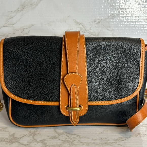 Dooney & Bourke Vtg equestrian blk Pebbled Leather with Brown Trim crossbody - Picture 2 of 15